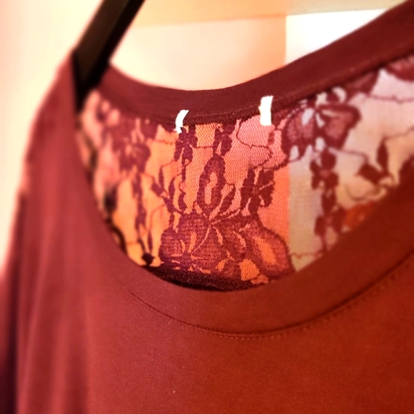 M-L Tag less Maroon Lace Crew Neck Cut Out Long-sleeve Top - Picture 7 of 15